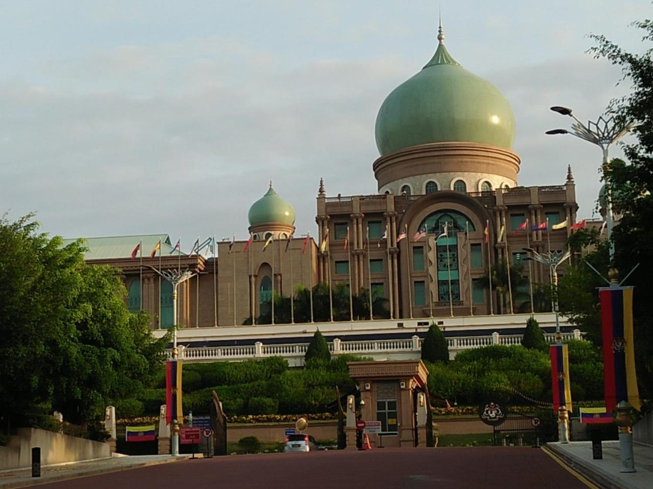 Homestay D 11 Putrajaya Netflix Wifi Exterior foto